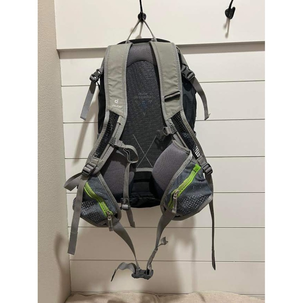 Deuter Airlite 22 Hiking Backpack Black Gray Daypack Mesh Back Panel